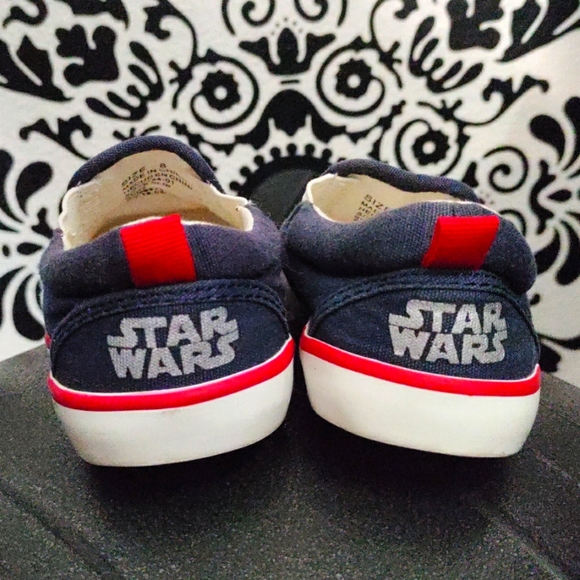 Star Wars R2D2 Slip on GAP Shoes—size 8 (Toddler) - Picture 2 of 4